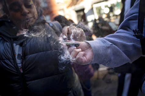 Bill would ban cannabis consumption in public places